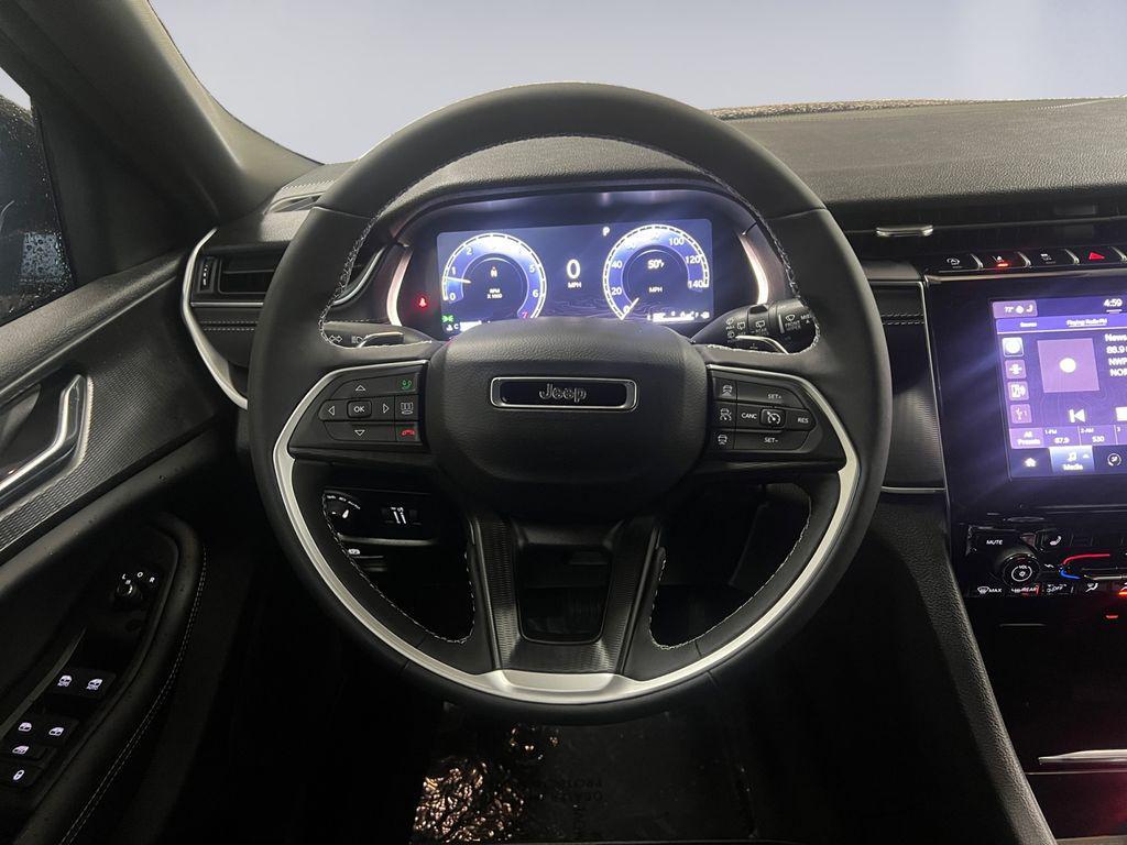 new 2025 Jeep Grand Cherokee car, priced at $47,725