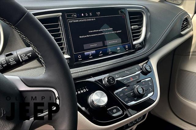 used 2022 Chrysler Pacifica Hybrid car, priced at $25,272