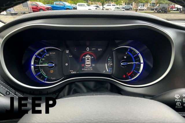 used 2022 Chrysler Pacifica Hybrid car, priced at $25,272