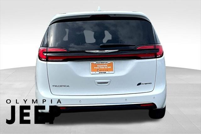 used 2022 Chrysler Pacifica Hybrid car, priced at $25,272