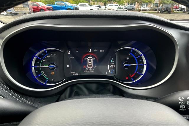 used 2022 Chrysler Pacifica Hybrid car, priced at $28,288