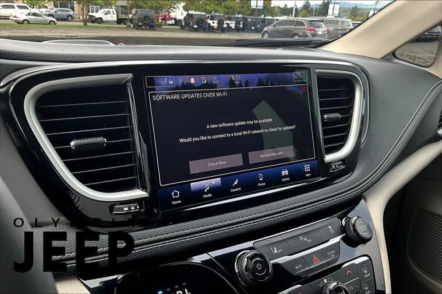 used 2022 Chrysler Pacifica Hybrid car, priced at $25,272