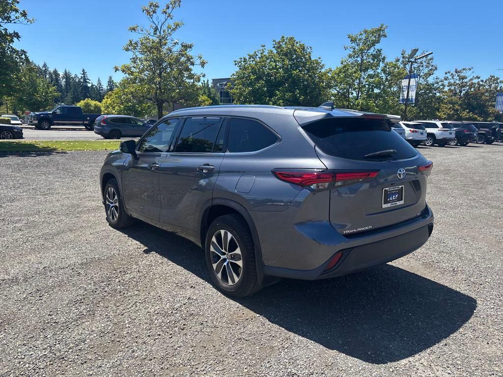 used 2021 Toyota Highlander car, priced at $35,998