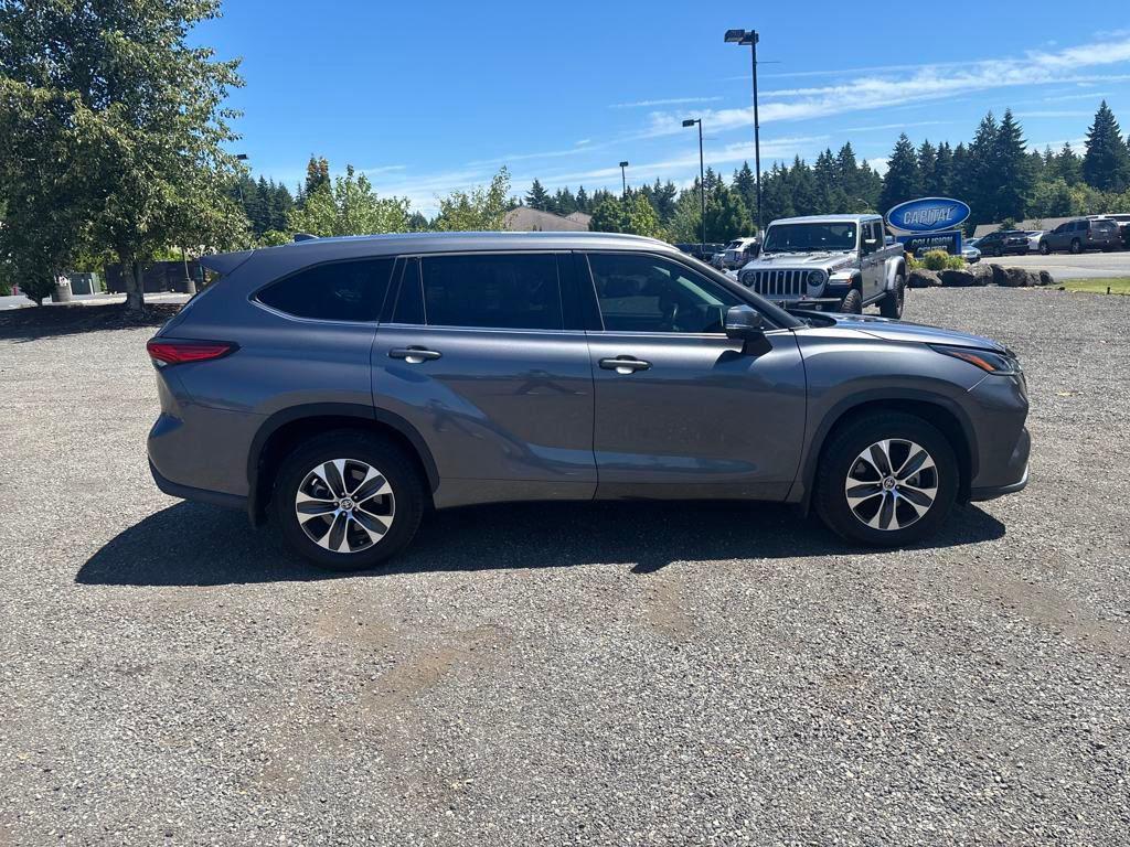 used 2021 Toyota Highlander car, priced at $35,998