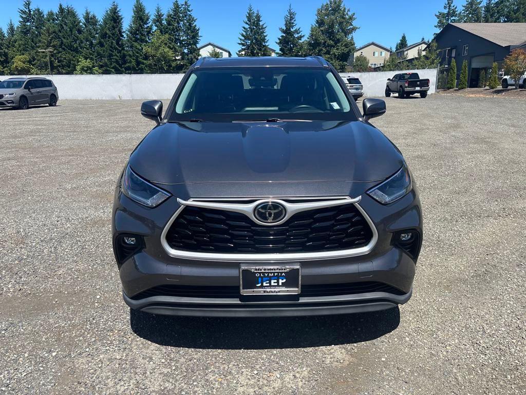 used 2021 Toyota Highlander car, priced at $35,998