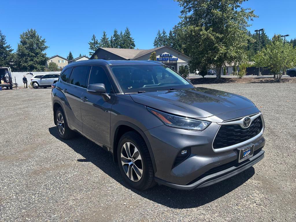 used 2021 Toyota Highlander car, priced at $35,998
