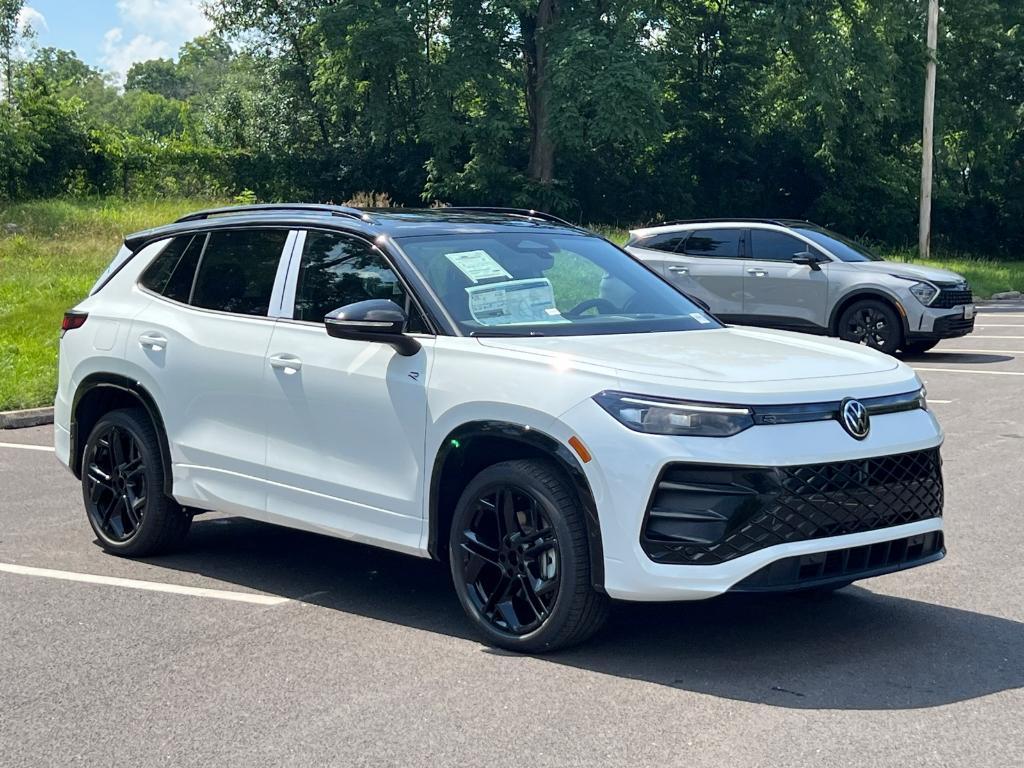 new 2025 Volkswagen Tiguan car, priced at $37,917