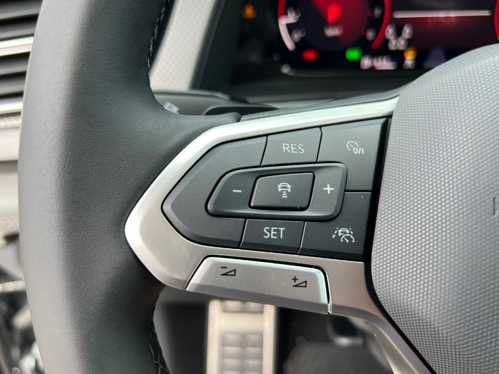 new 2025 Volkswagen Atlas car, priced at $46,074