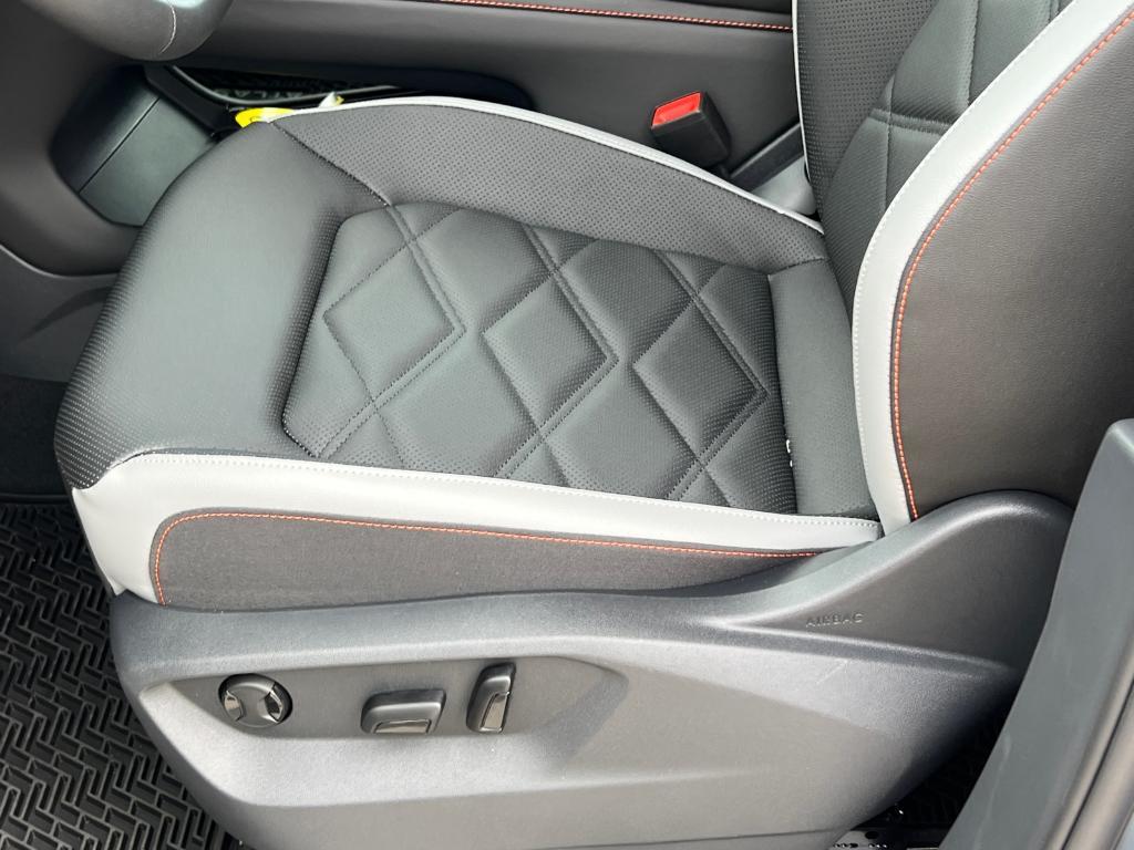 new 2025 Volkswagen Atlas car, priced at $46,074