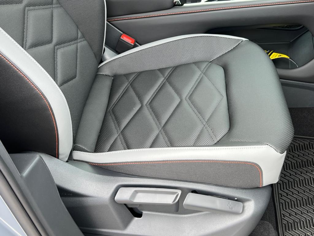 new 2025 Volkswagen Atlas car, priced at $46,074