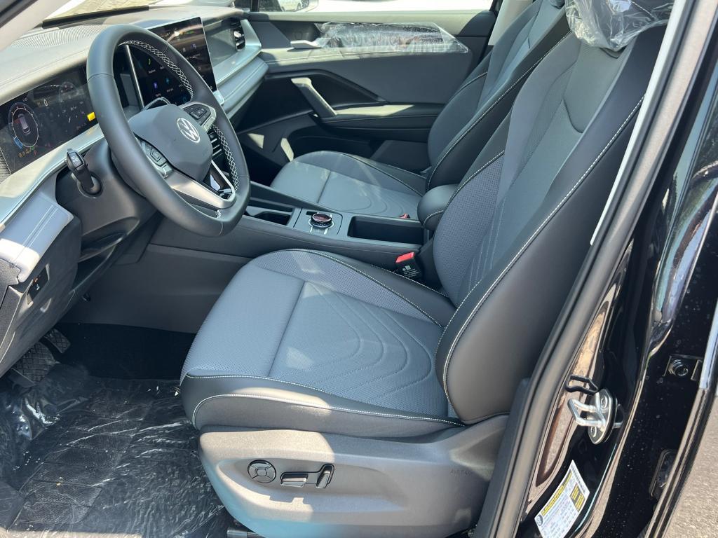 new 2025 Volkswagen Tiguan car, priced at $35,823