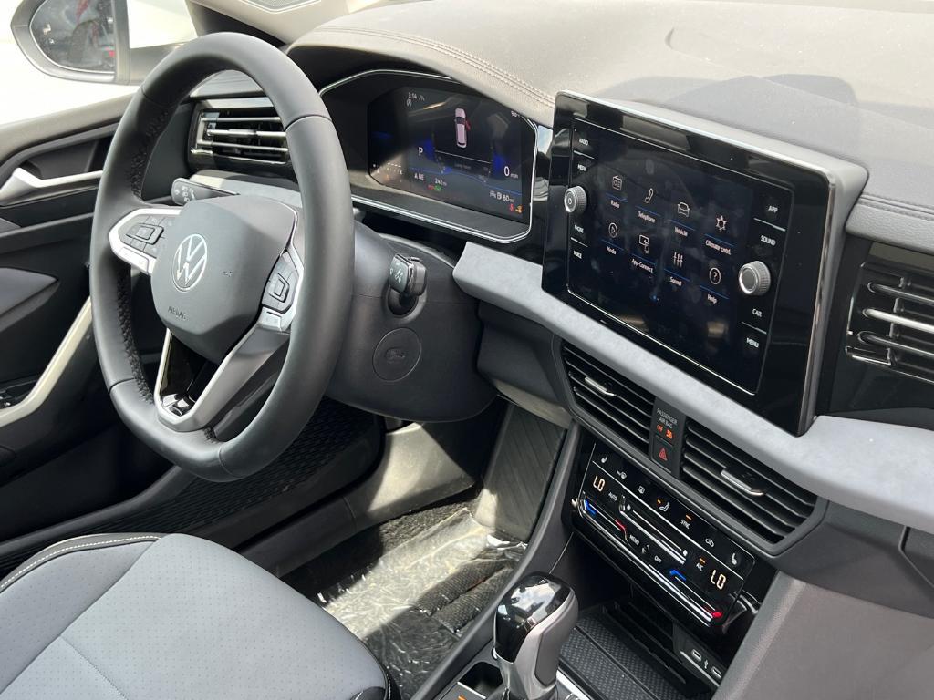 new 2025 Volkswagen Jetta car