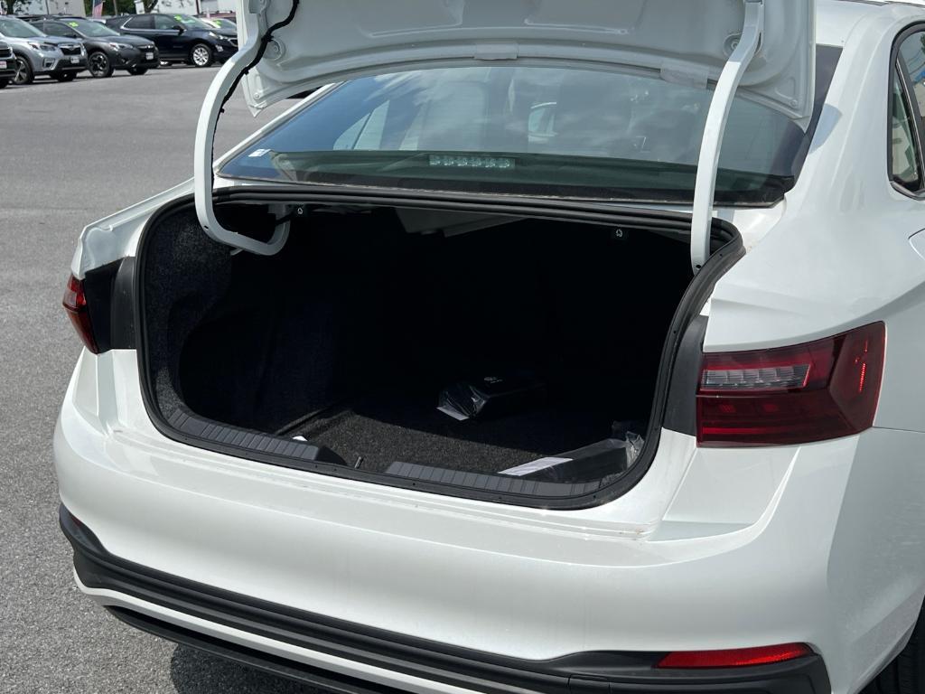 new 2025 Volkswagen Jetta car