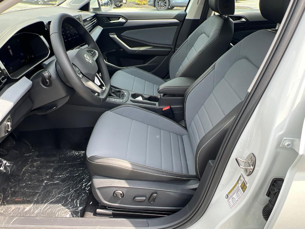new 2025 Volkswagen Jetta car