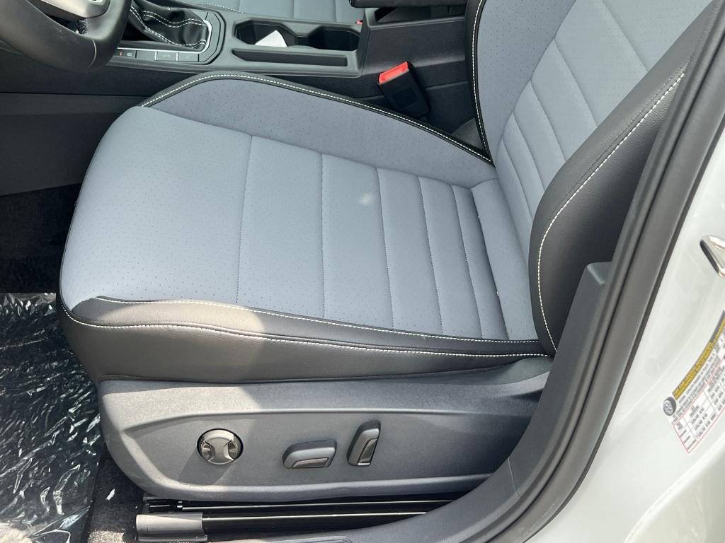 new 2025 Volkswagen Jetta car