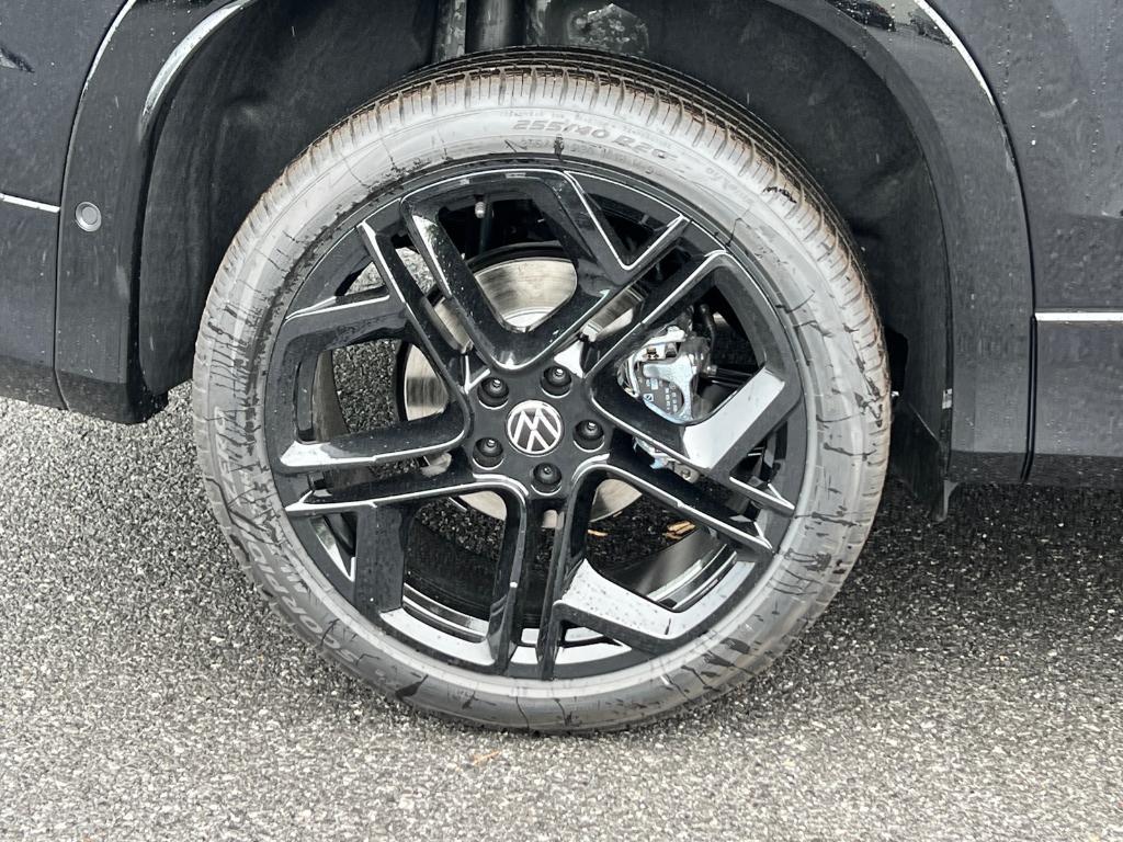 new 2025 Volkswagen Tiguan car, priced at $37,850