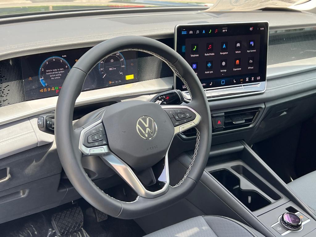 new 2025 Volkswagen Tiguan car, priced at $35,823