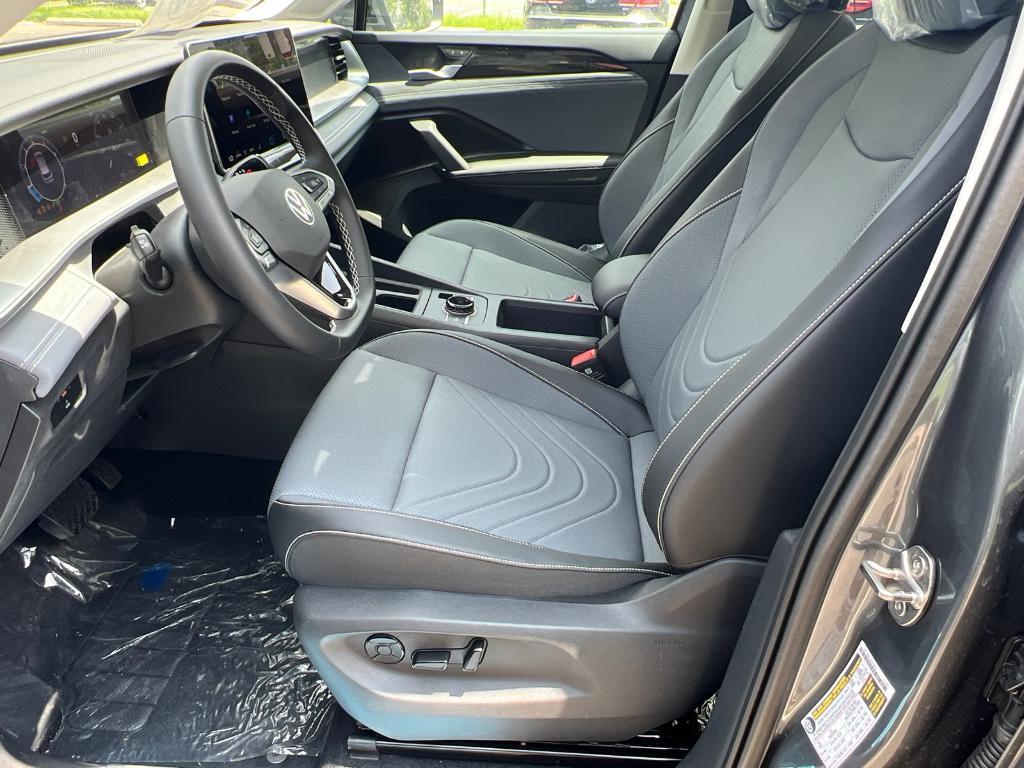 new 2025 Volkswagen Tiguan car, priced at $35,823