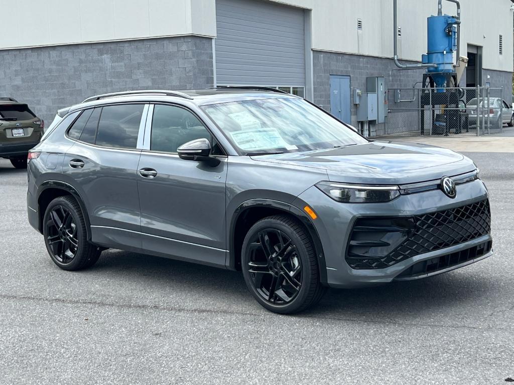 new 2025 Volkswagen Tiguan car, priced at $35,626