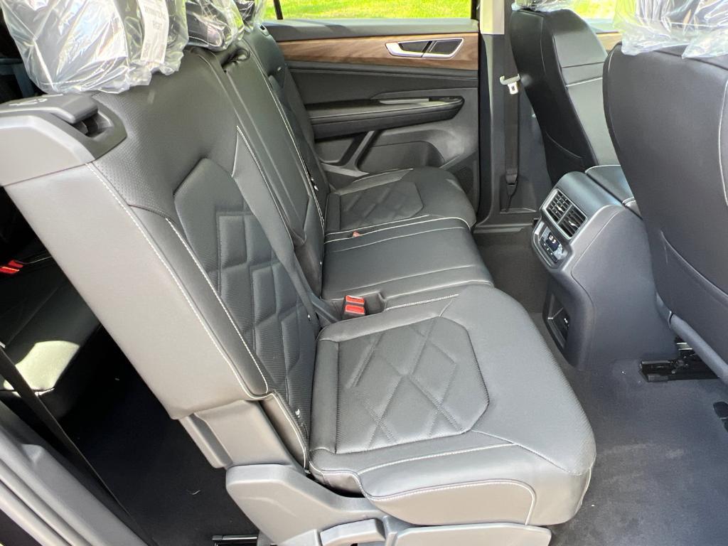 new 2026 Volkswagen Atlas car, priced at $40,928