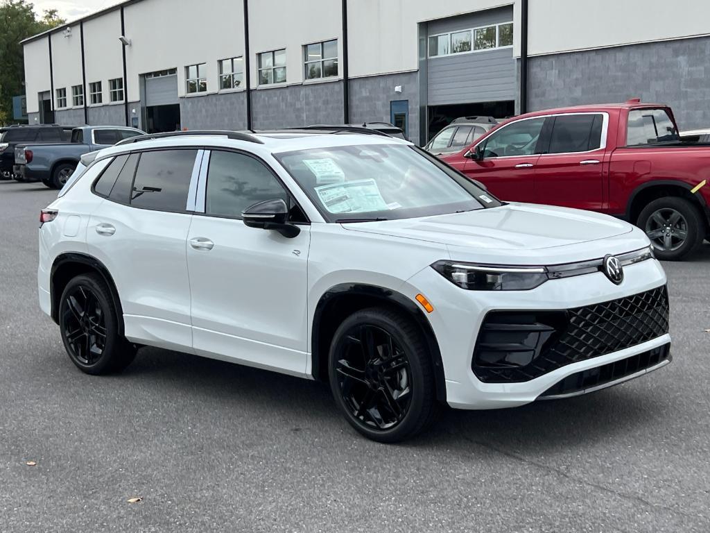 new 2025 Volkswagen Tiguan car, priced at $36,063