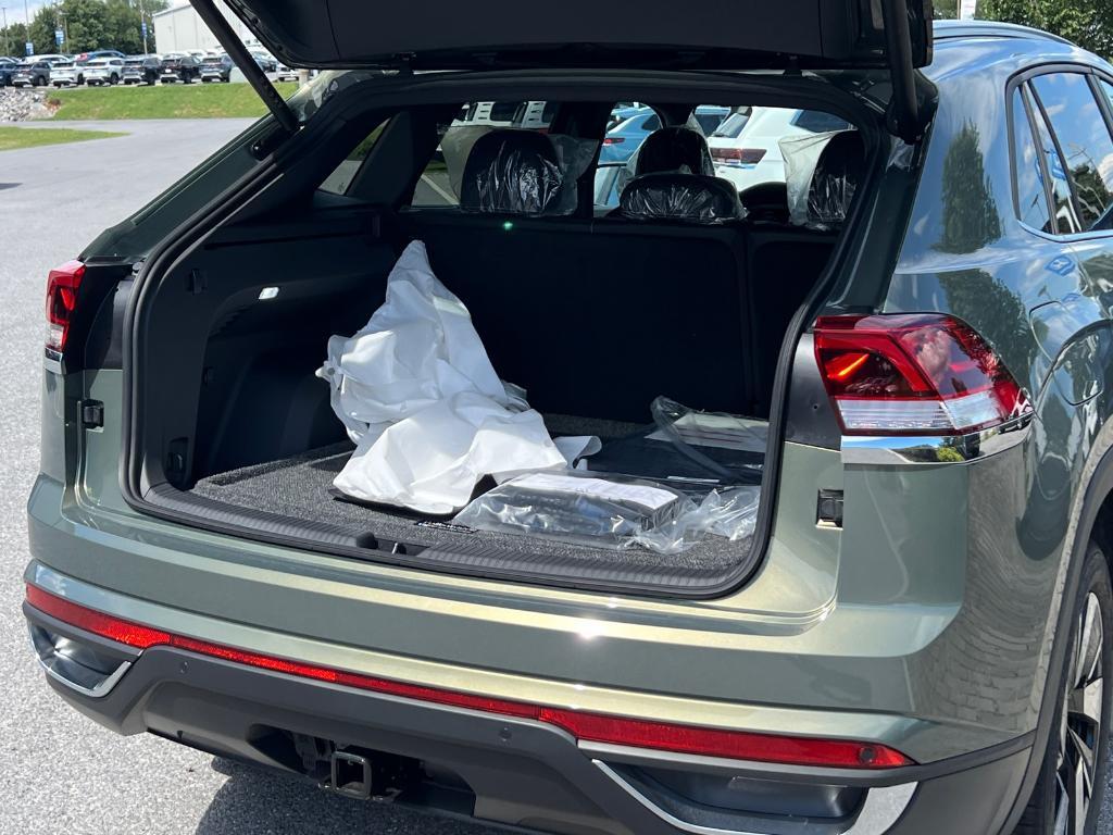 new 2026 Volkswagen Atlas Cross Sport car