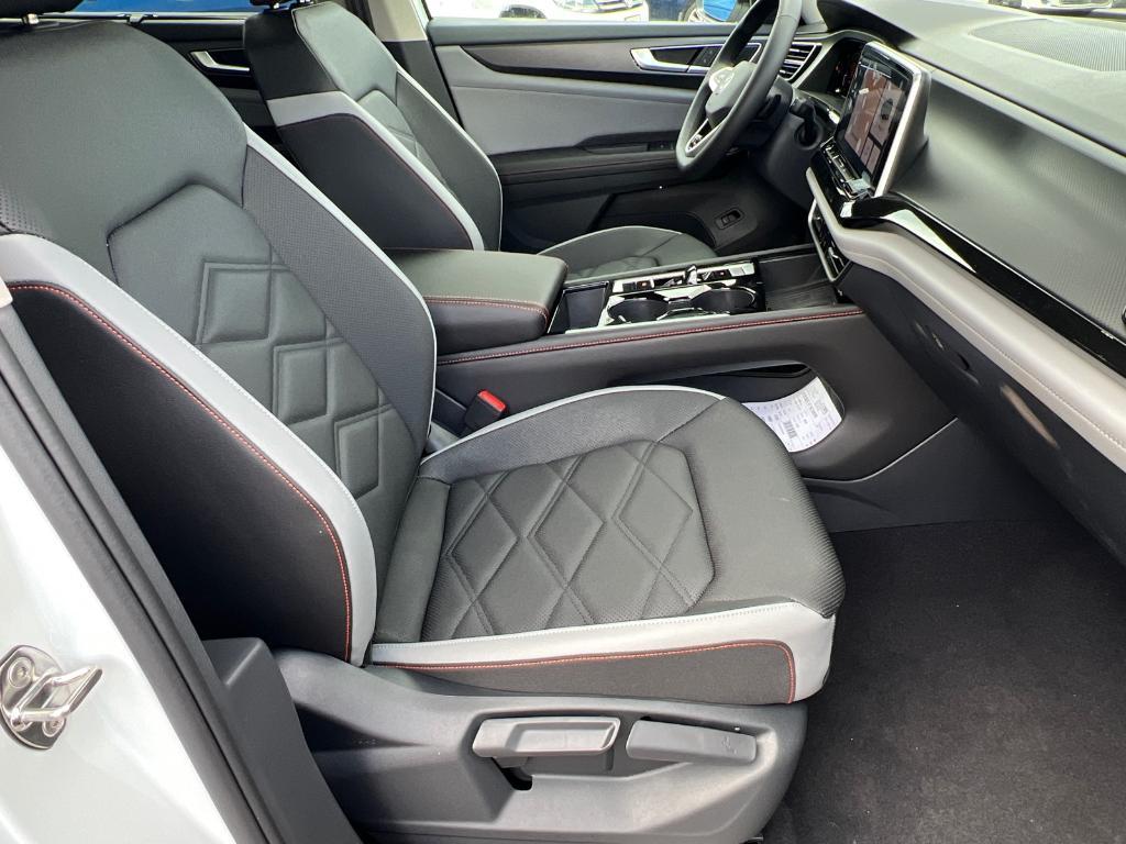 new 2025 Volkswagen Atlas car, priced at $45,039