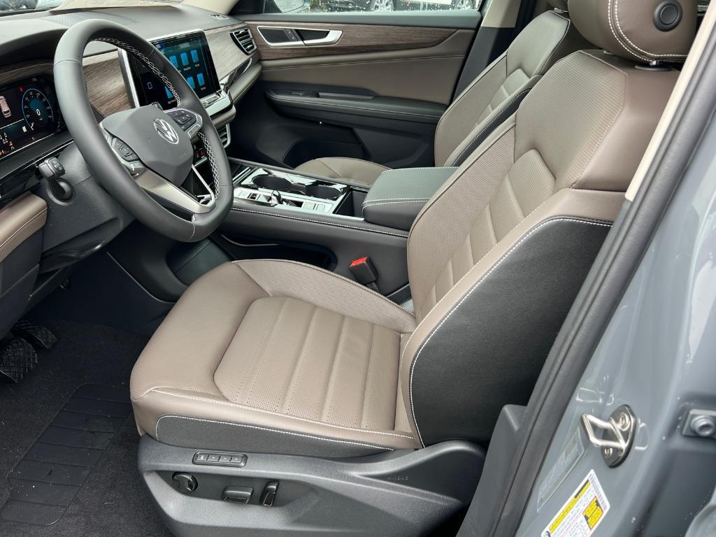 new 2025 Volkswagen Atlas car, priced at $47,396