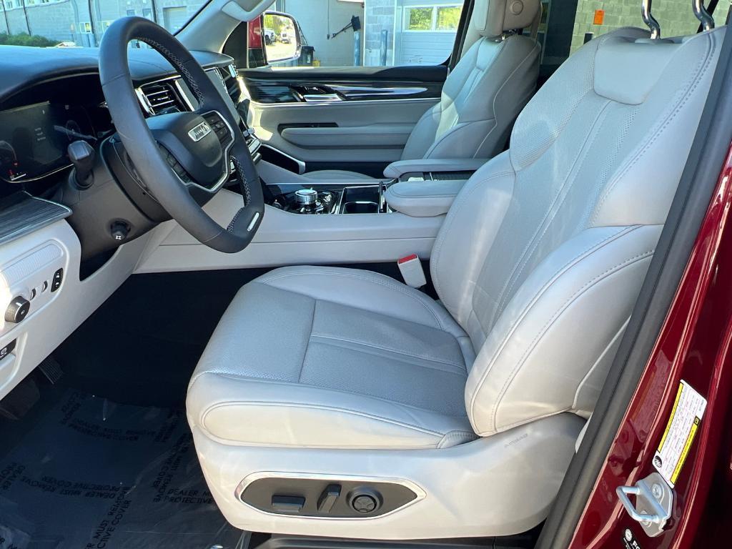 used 2022 Jeep Wagoneer car, priced at $36,421