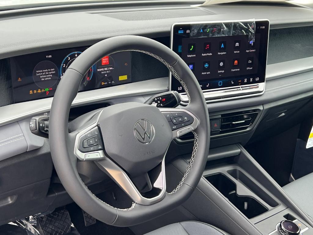 new 2025 Volkswagen Tiguan car, priced at $34,017