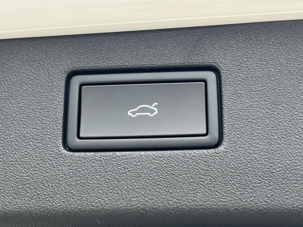 new 2025 Volkswagen Tiguan car, priced at $34,017