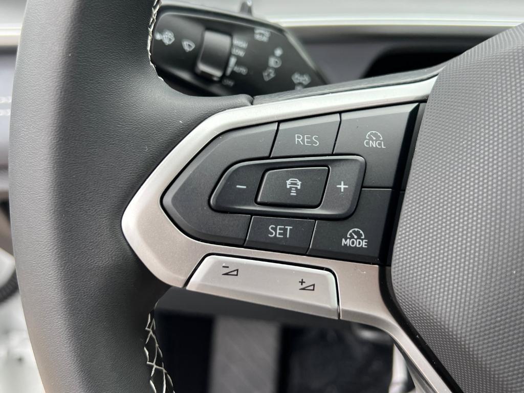 new 2025 Volkswagen Tiguan car, priced at $34,017