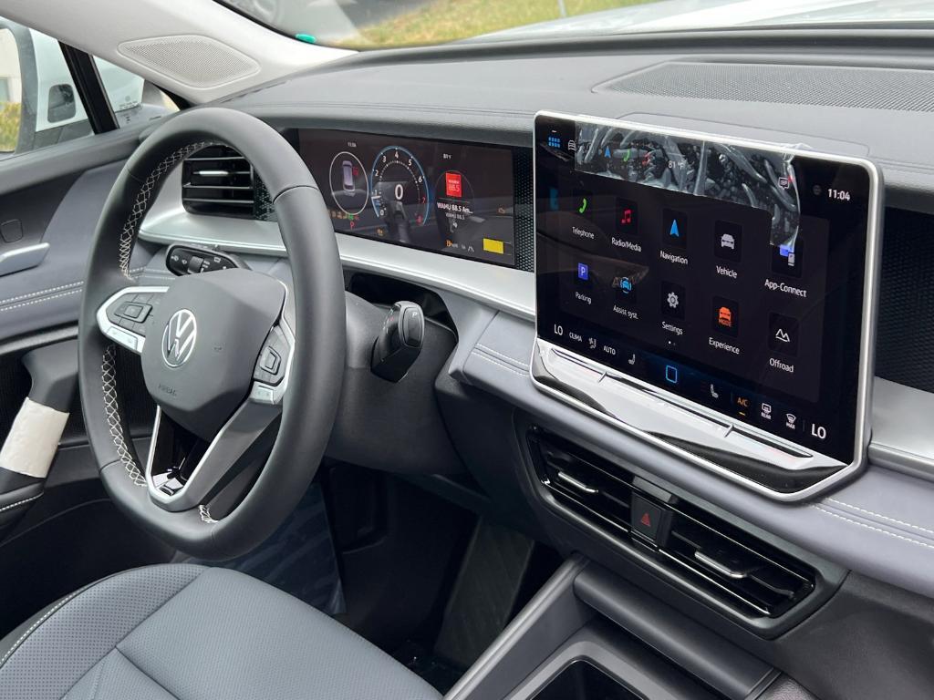 new 2025 Volkswagen Tiguan car, priced at $34,017