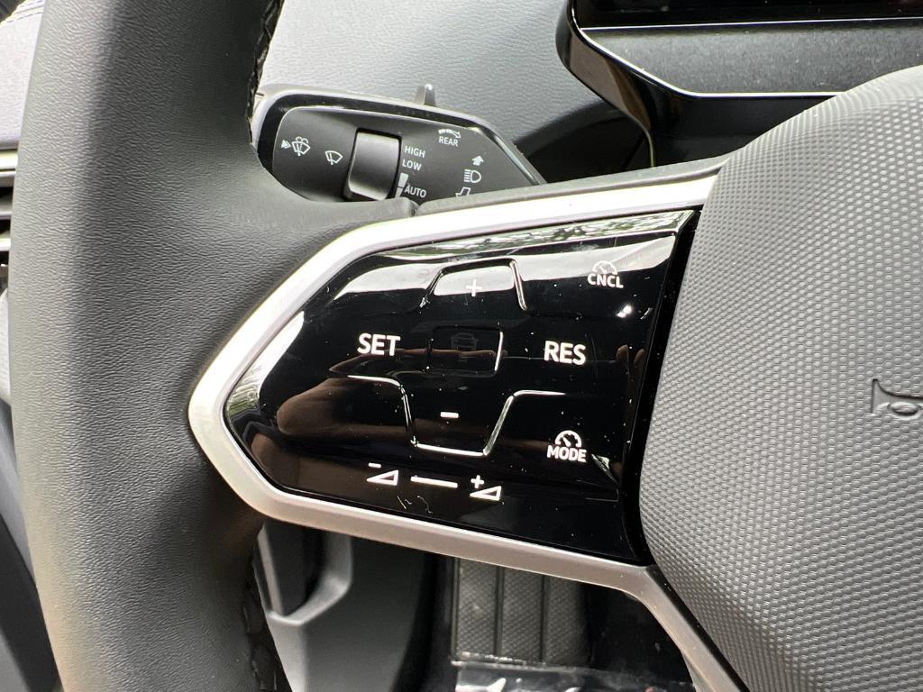 new 2025 Volkswagen ID.4 car, priced at $44,494