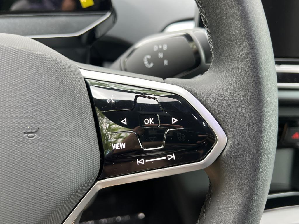 new 2025 Volkswagen ID.4 car, priced at $44,494