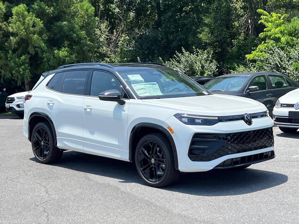 new 2025 Volkswagen Tiguan car, priced at $37,167