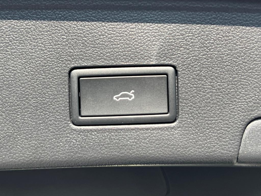 new 2026 Volkswagen Atlas Cross Sport car