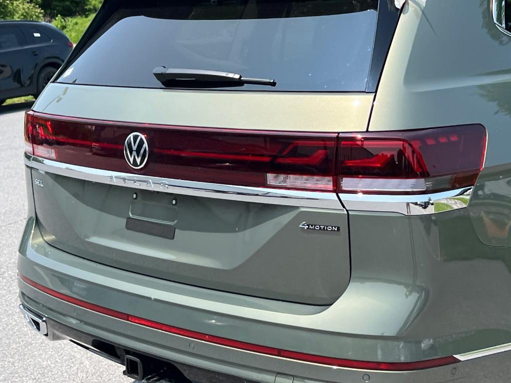 new 2025 Volkswagen Atlas car, priced at $53,471