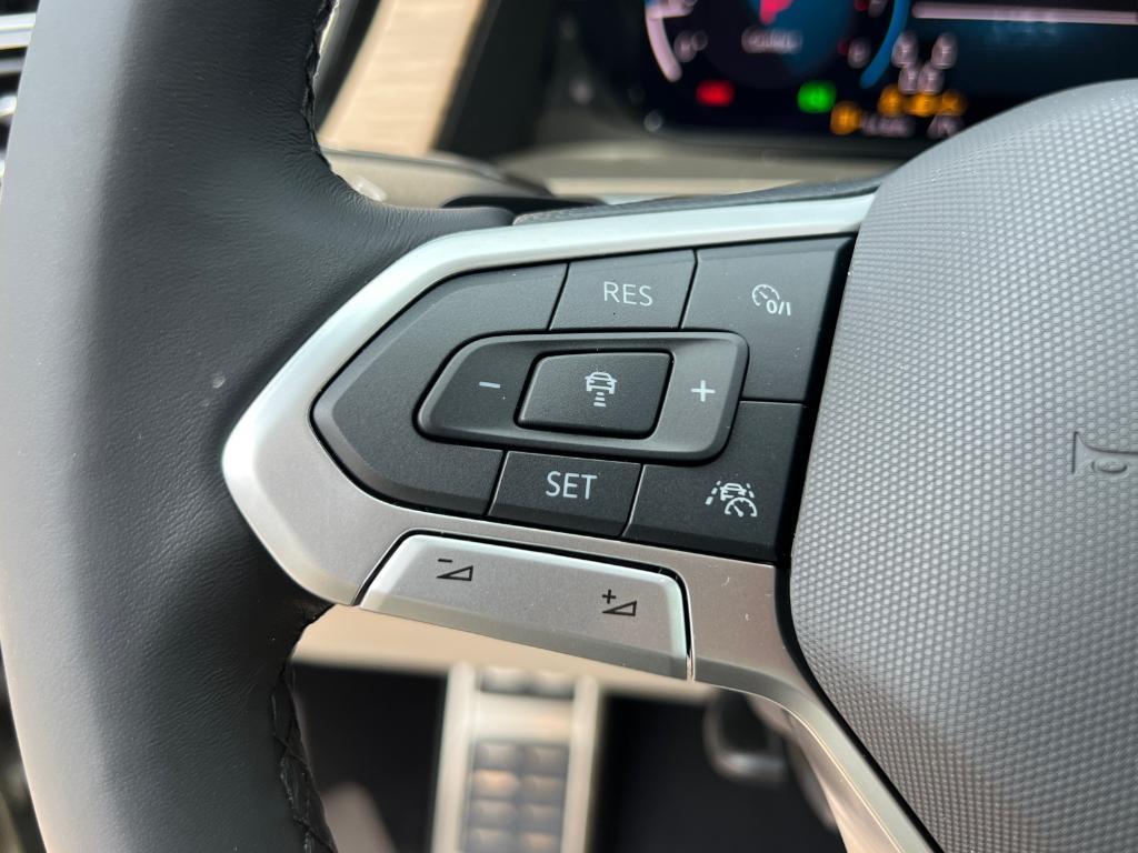 new 2025 Volkswagen Atlas car, priced at $53,471