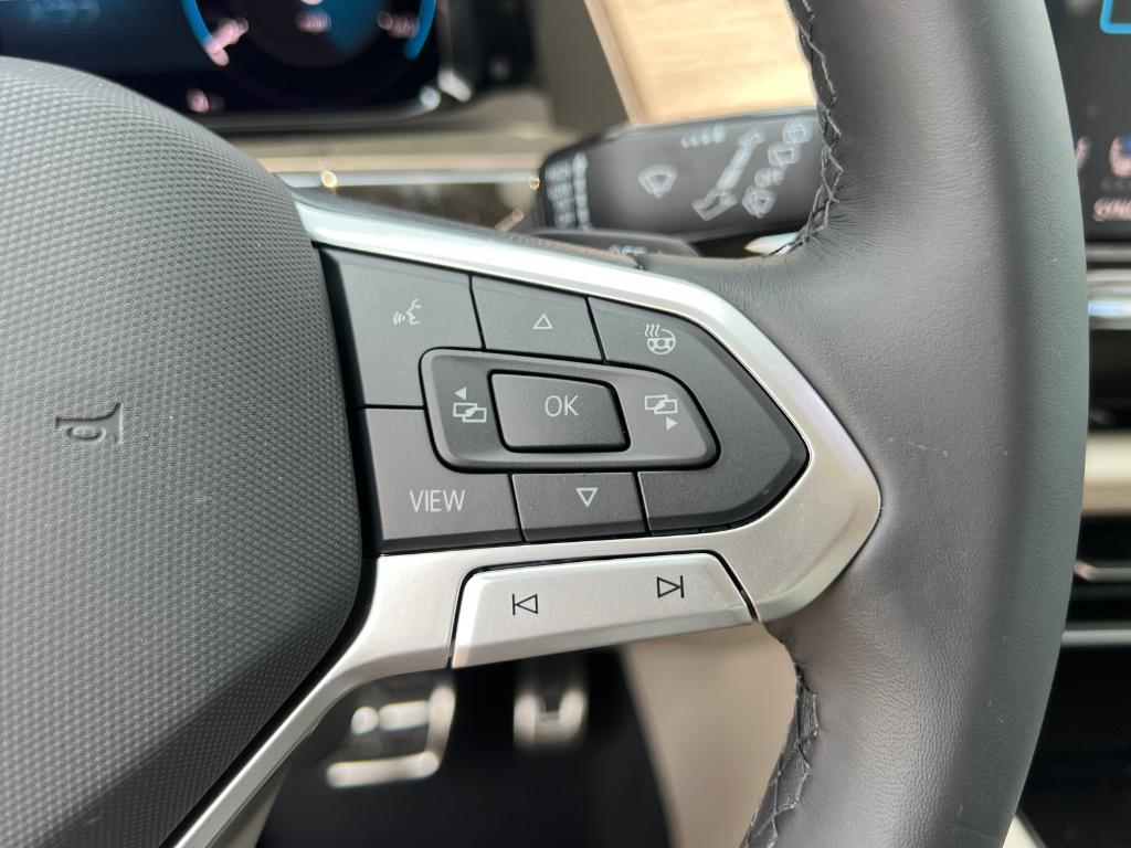 new 2025 Volkswagen Atlas car, priced at $53,471
