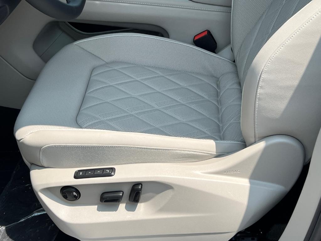 new 2025 Volkswagen Atlas car, priced at $53,471