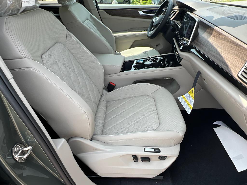 new 2025 Volkswagen Atlas car, priced at $53,471