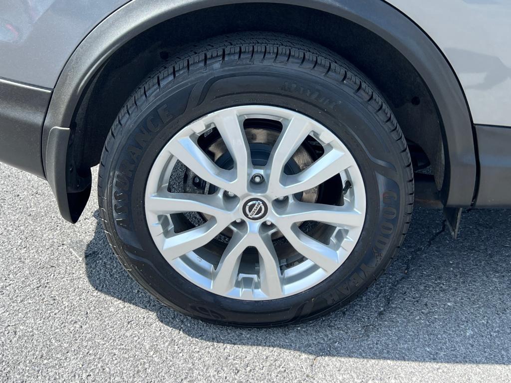 used 2021 Nissan Rogue Sport car, priced at $20,037