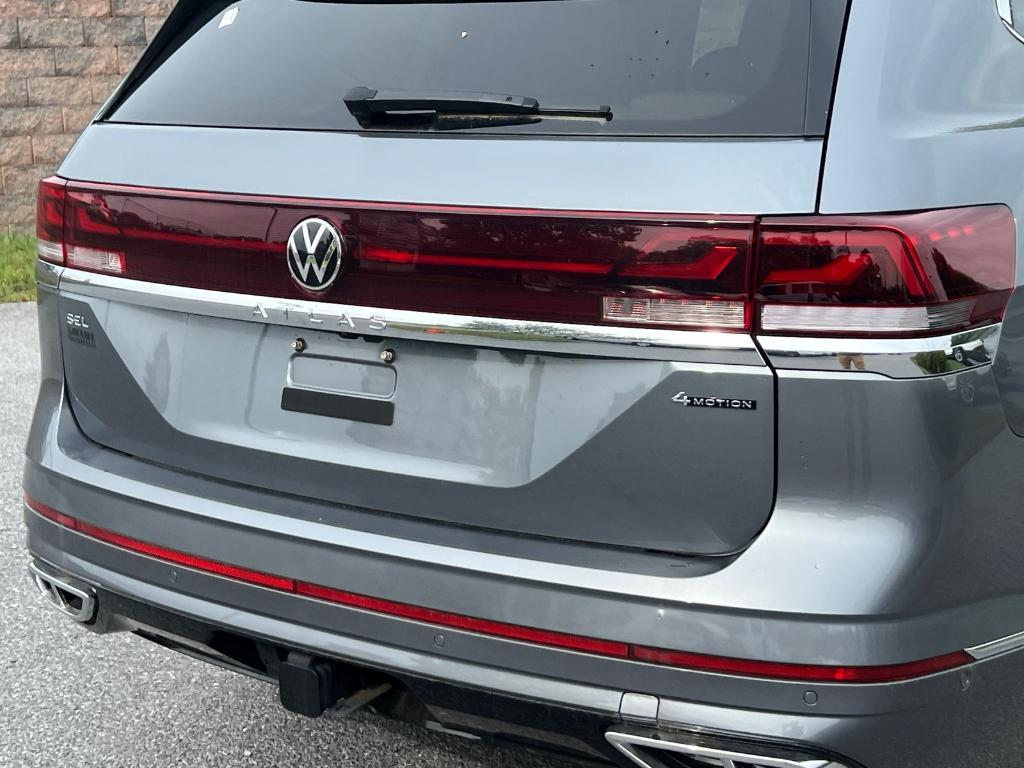 used 2024 Volkswagen Atlas car, priced at $44,900