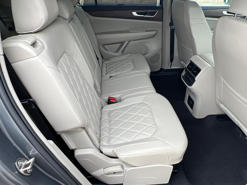 used 2024 Volkswagen Atlas car, priced at $44,900