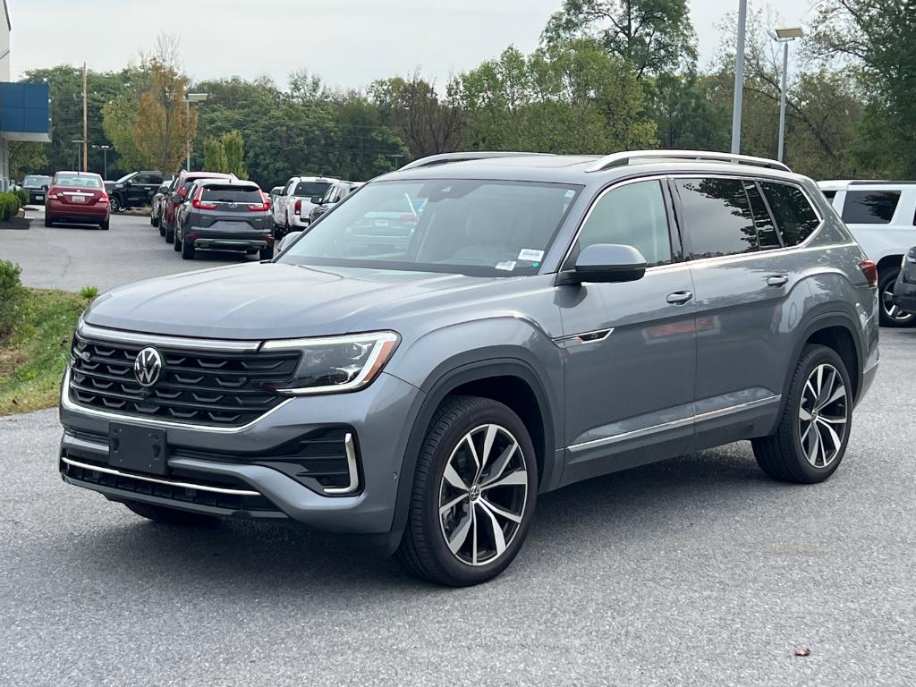 used 2024 Volkswagen Atlas car, priced at $44,900