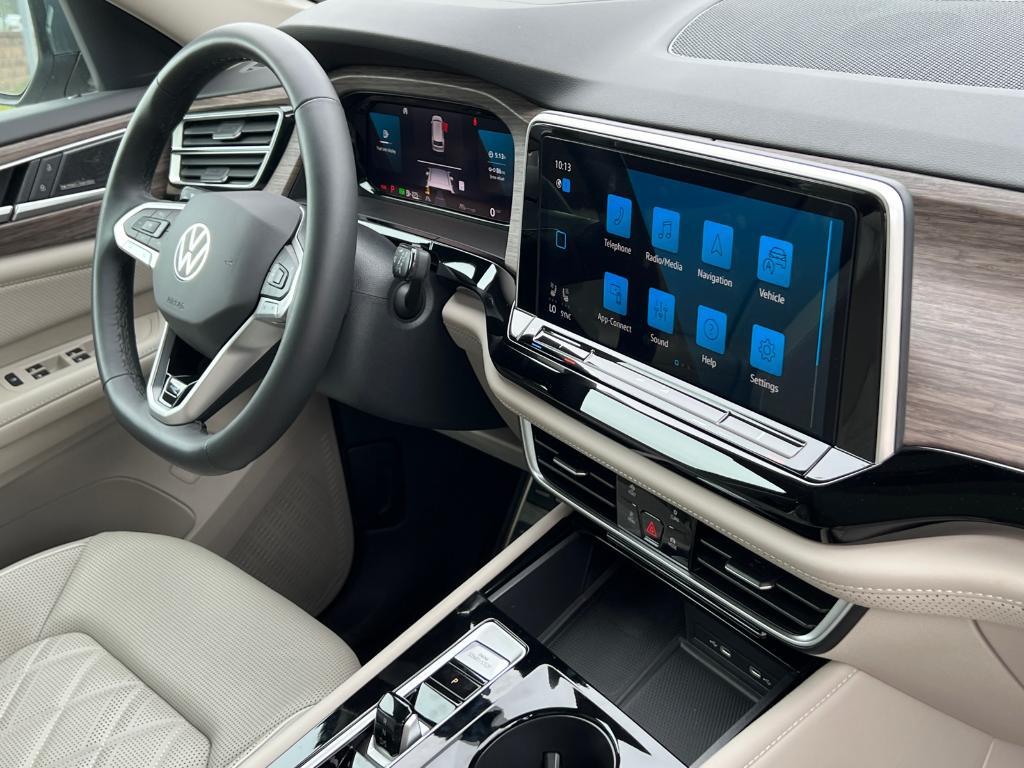 used 2024 Volkswagen Atlas car, priced at $44,900