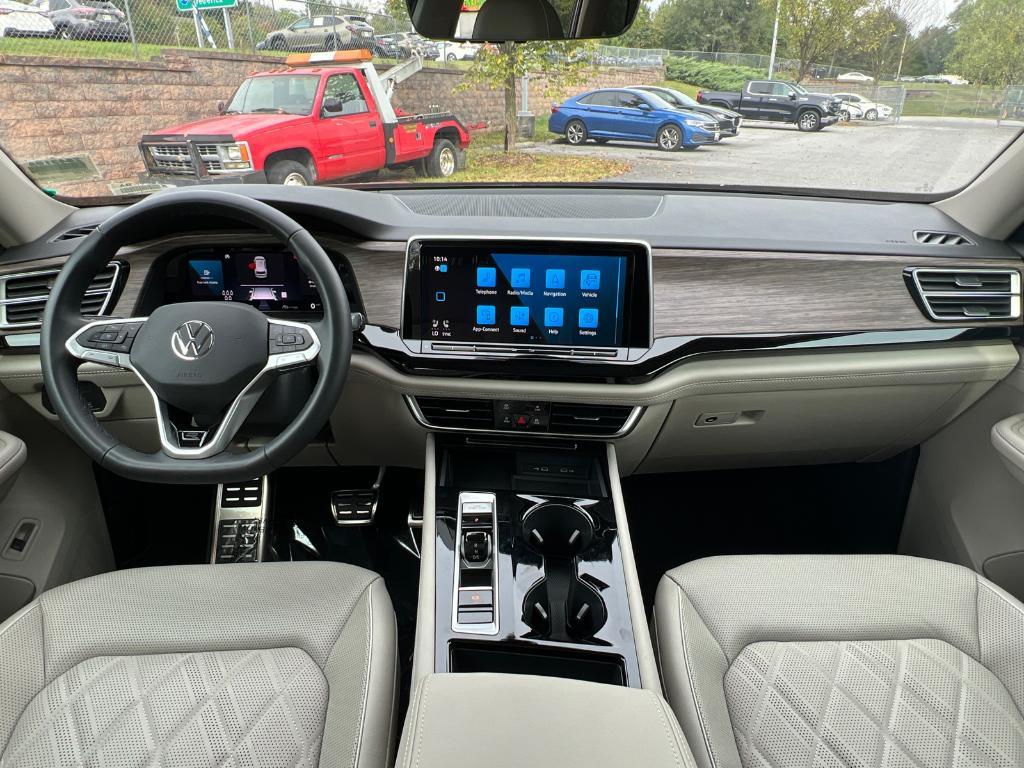 used 2024 Volkswagen Atlas car, priced at $44,900