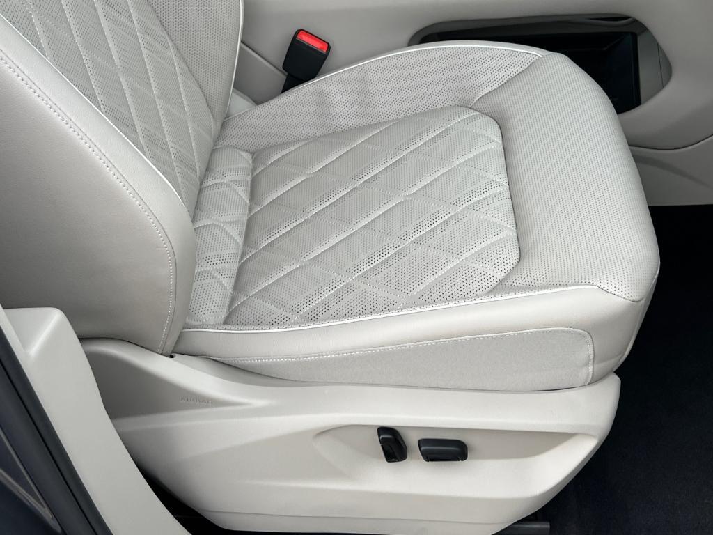 used 2024 Volkswagen Atlas car, priced at $44,900