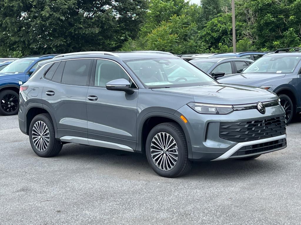new 2025 Volkswagen Tiguan car